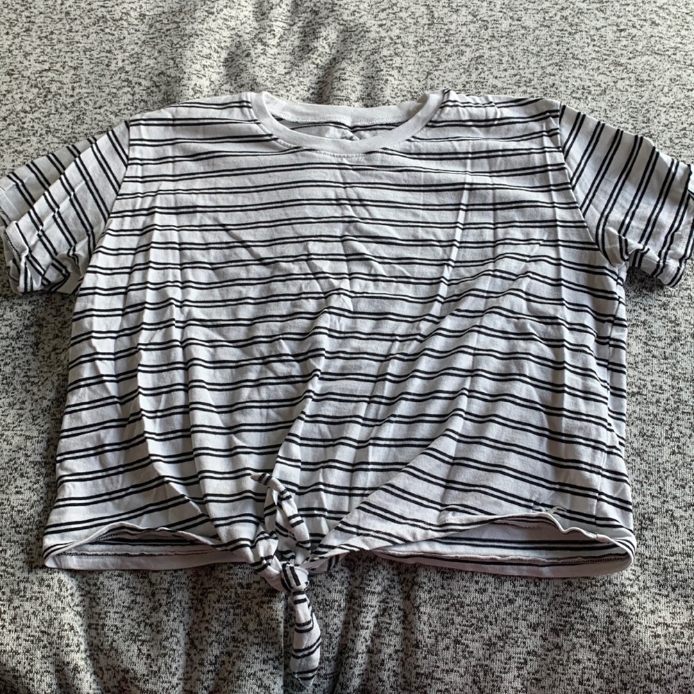 Tie knot t shirt